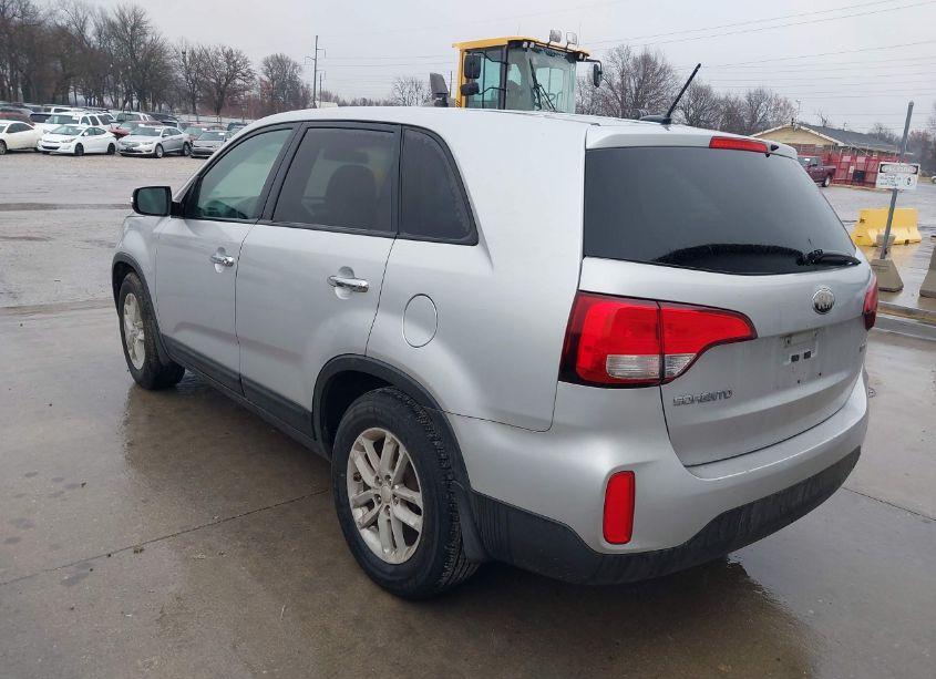Photo 3 of 2014 Kia Sorento LX (VIN 5XYKT3A64EG448330)
