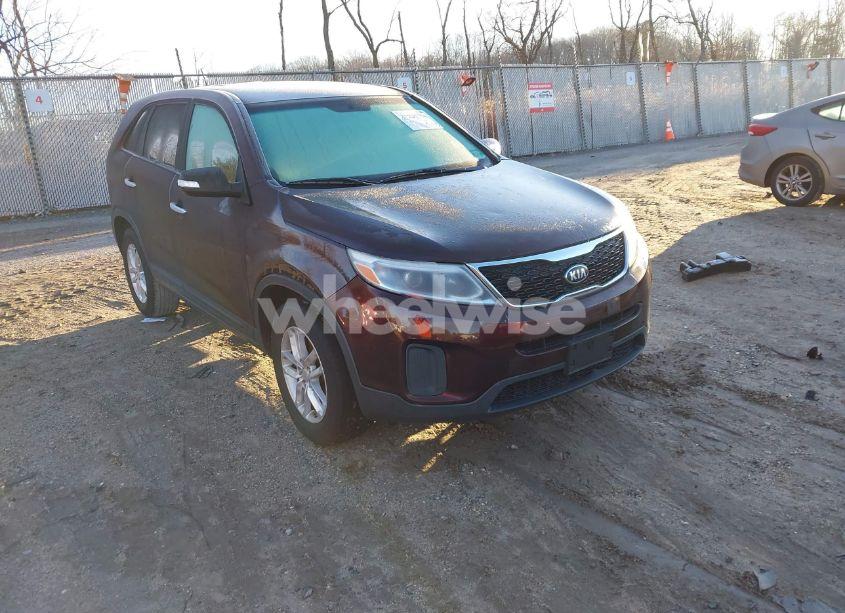 2014 Kia Sorento LX (VIN 5XYKT3A64EG459182) main photo