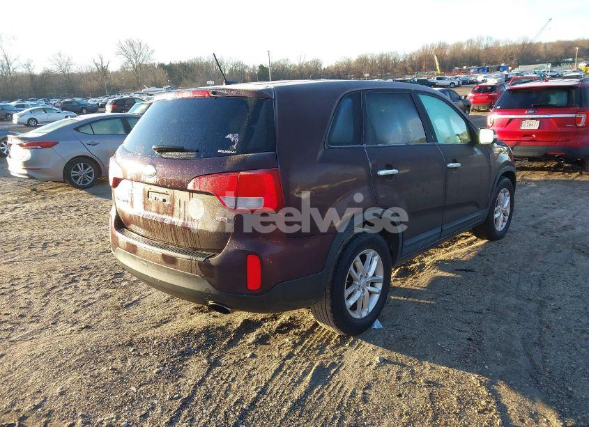 Photo 4 of 2014 Kia Sorento LX (VIN 5XYKT3A64EG459182)