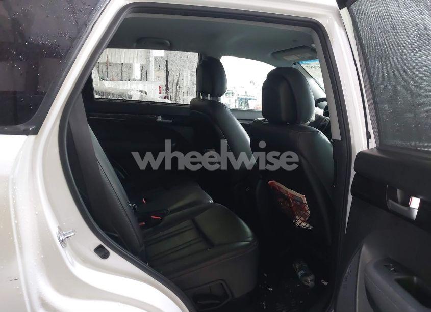 Photo 8 of 2014 Kia Sorento LX (VIN 5XYKT3A64EG485541)