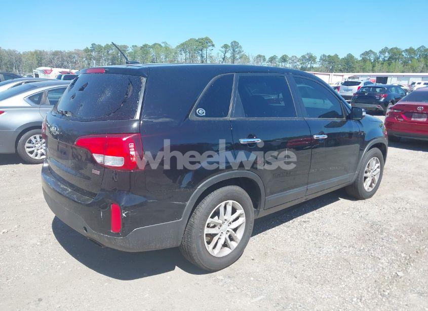 Photo 4 of 2014 Kia Sorento LX (VIN 5XYKT3A64EG501785)