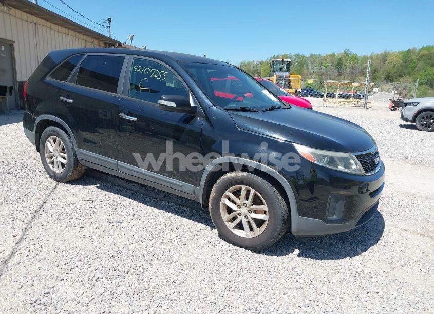 2014 Kia Sorento LX (VIN 5XYKT3A64EG508333) main photo