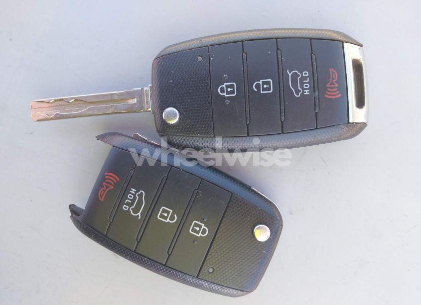 Photo 11 of 2014 Kia Sorento LX (VIN 5XYKT3A64EG508333)