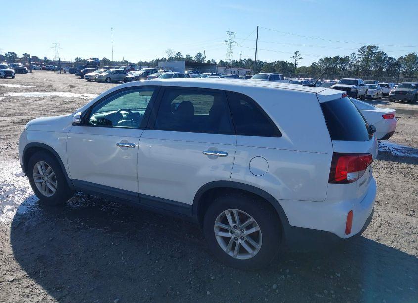 Photo 14 of 2015 Kia Sorento LX (VIN 5XYKT3A64FG561762)