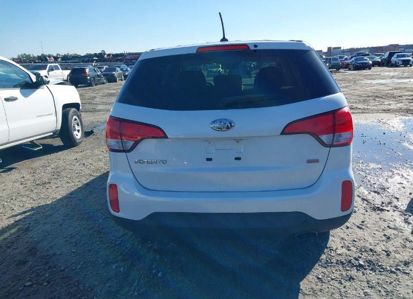 Photo 16 of 2015 Kia Sorento LX (VIN 5XYKT3A64FG561762)