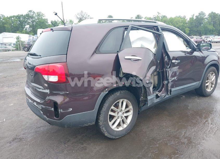 Photo 6 of 2015 Kia Sorento LX (VIN 5XYKT3A64FG571319)