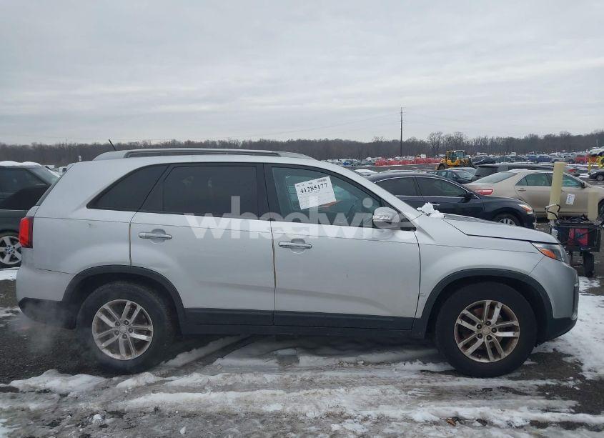 Photo 13 of 2015 Kia Sorento LX (VIN 5XYKT3A64FG576813)