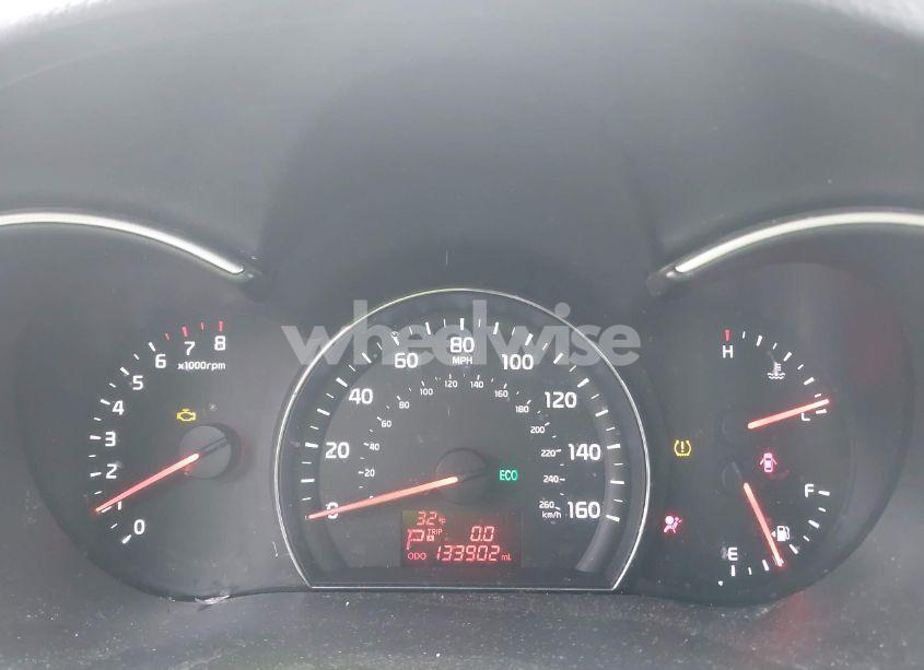 Photo 7 of 2015 Kia Sorento LX (VIN 5XYKT3A64FG576813)