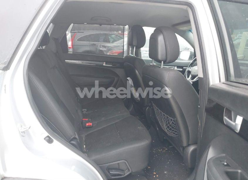 Photo 8 of 2015 Kia Sorento LX (VIN 5XYKT3A64FG576813)