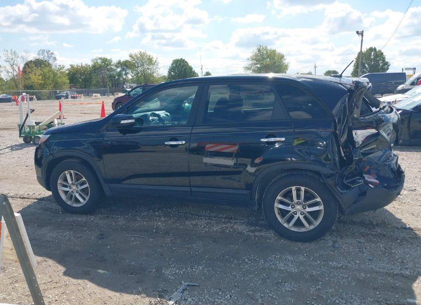 Photo 14 of 2015 Kia Sorento LX (VIN 5XYKT3A64FG589304)