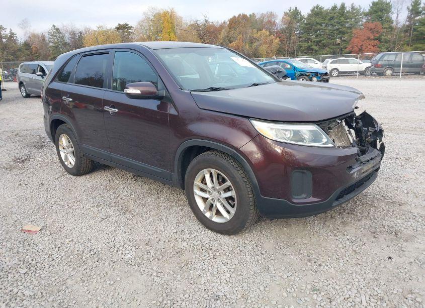 2015 Kia Sorento LX (VIN 5XYKT3A64FG596253) main photo