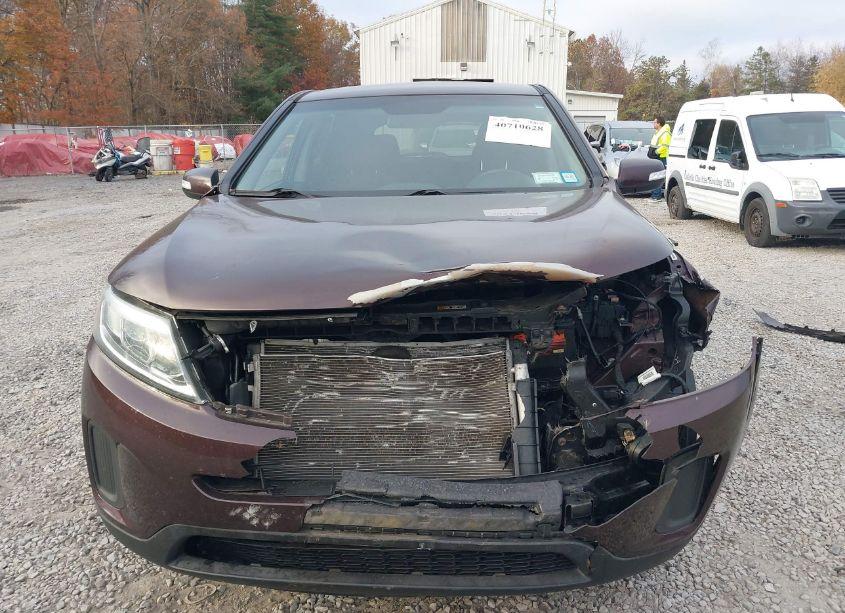 Photo 12 of 2015 Kia Sorento LX (VIN 5XYKT3A64FG596253)