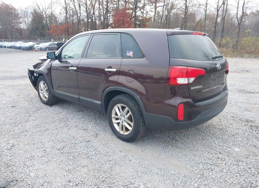 Photo 3 of 2015 Kia Sorento LX (VIN 5XYKT3A64FG596253)