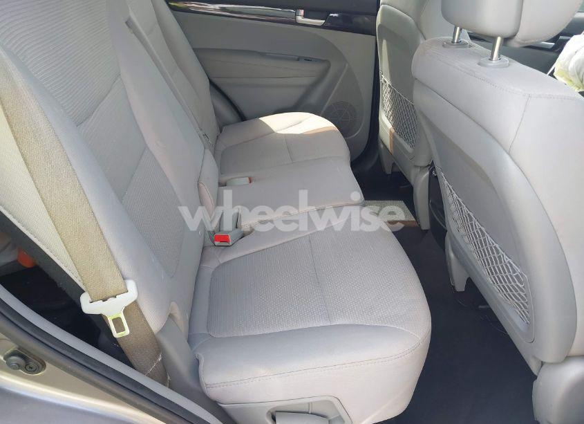 Photo 8 of 2015 Kia Sorento LX (VIN 5XYKT3A64FG611172)