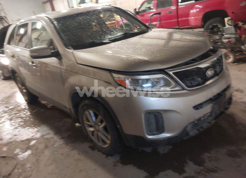 2015 Kia Sorento LX (VIN 5XYKT3A64FG643426) main photo