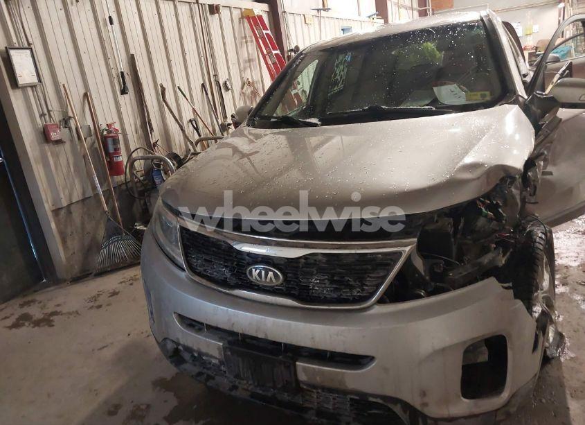 Photo 12 of 2015 Kia Sorento LX (VIN 5XYKT3A64FG643426)