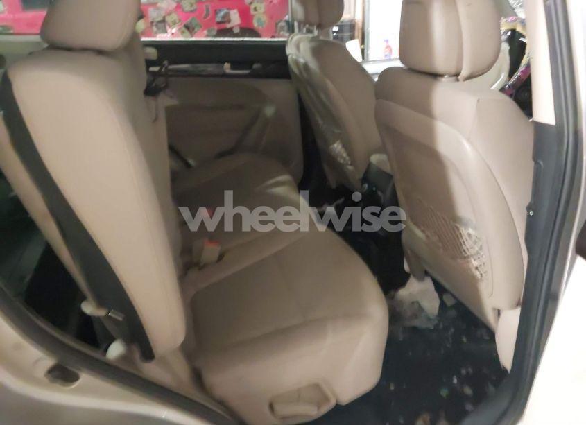 Photo 8 of 2015 Kia Sorento LX (VIN 5XYKT3A64FG643426)