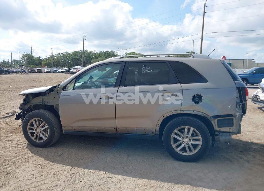 Photo 15 of 2015 Kia Sorento LX (VIN 5XYKT3A64FG657620)