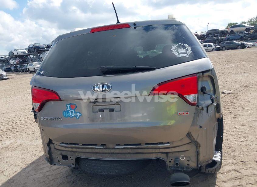 Photo 17 of 2015 Kia Sorento LX (VIN 5XYKT3A64FG657620)
