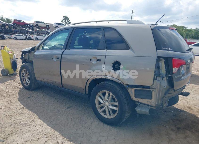 Photo 3 of 2015 Kia Sorento LX (VIN 5XYKT3A64FG657620)