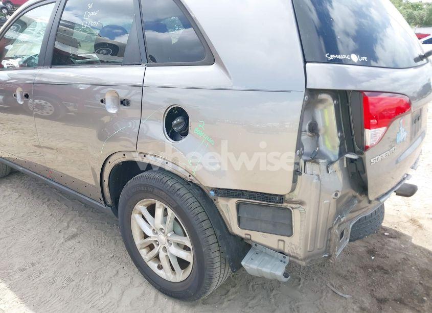 Photo 6 of 2015 Kia Sorento LX (VIN 5XYKT3A64FG657620)