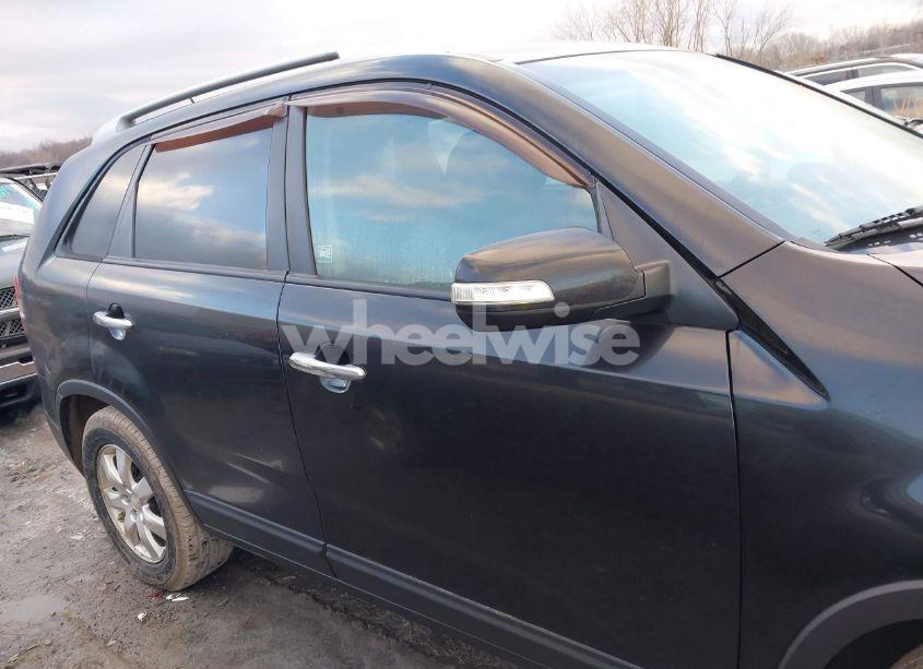 Photo 13 of 2012 Kia Sorento LX (VIN 5XYKT3A65CG187593)