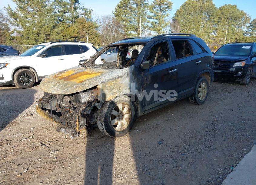 Photo 2 of 2012 Kia Sorento LX (VIN 5XYKT3A65CG203274)