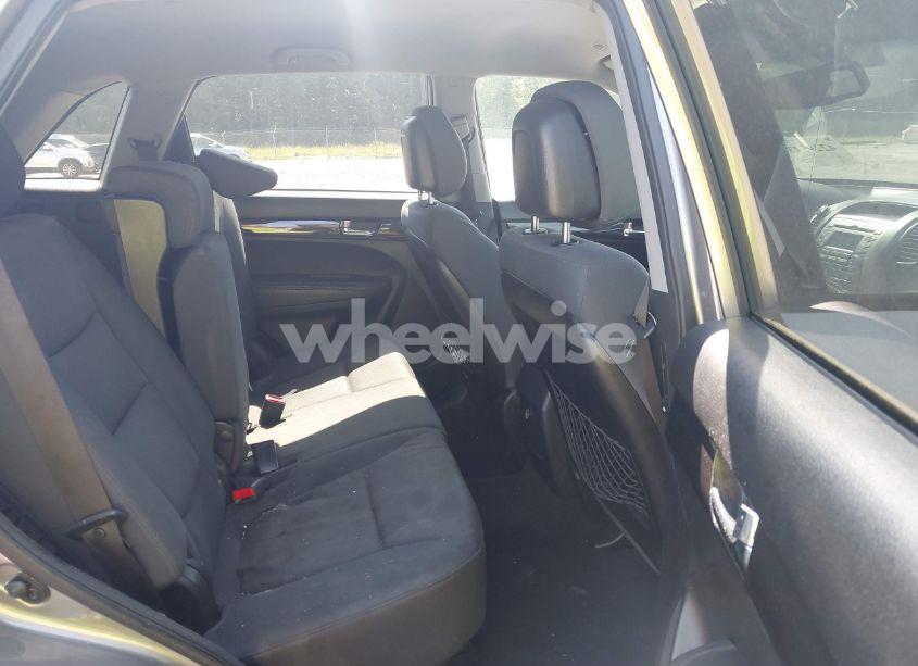 Photo 8 of 2012 Kia Sorento LX (VIN 5XYKT3A65CG215134)