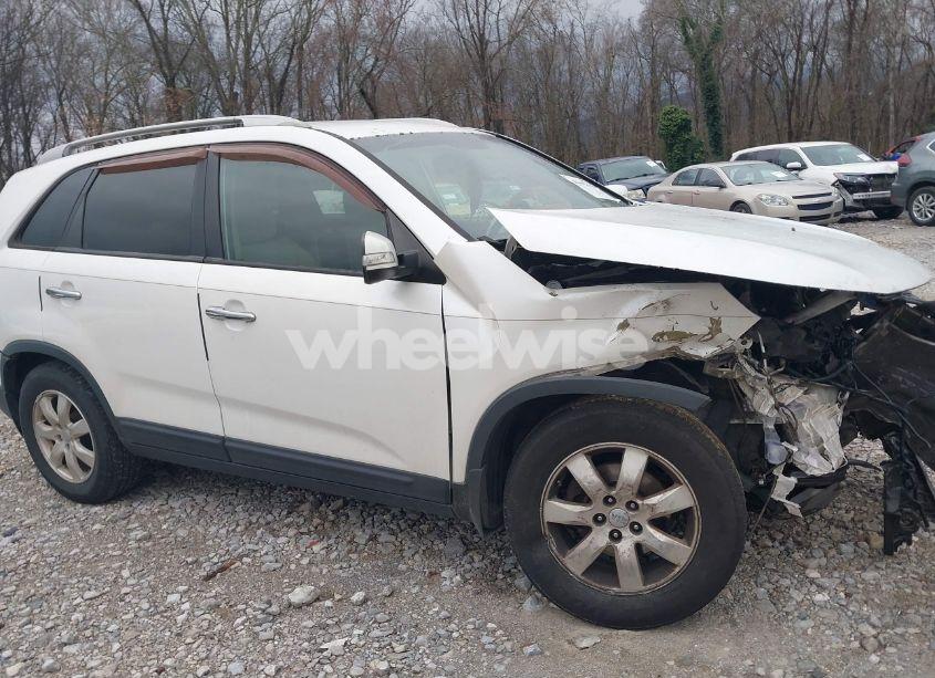 Photo 13 of 2012 Kia Sorento LX (VIN 5XYKT3A65CG229339)