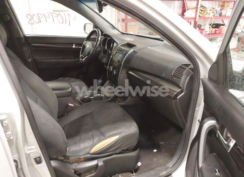 Photo 5 of 2012 Kia Sorento LX (VIN 5XYKT3A65CG235397)