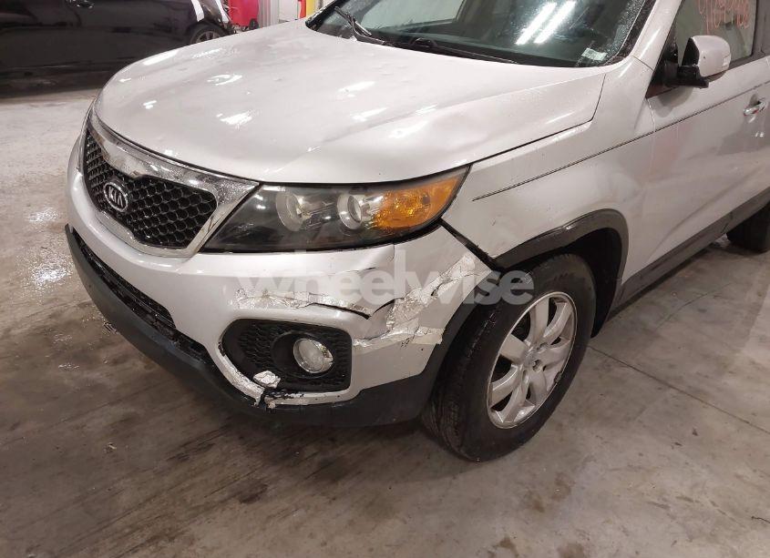 Photo 6 of 2012 Kia Sorento LX (VIN 5XYKT3A65CG235397)