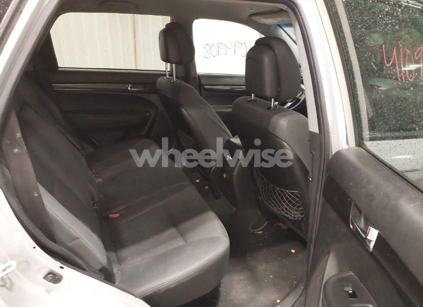Photo 8 of 2012 Kia Sorento LX (VIN 5XYKT3A65CG235397)