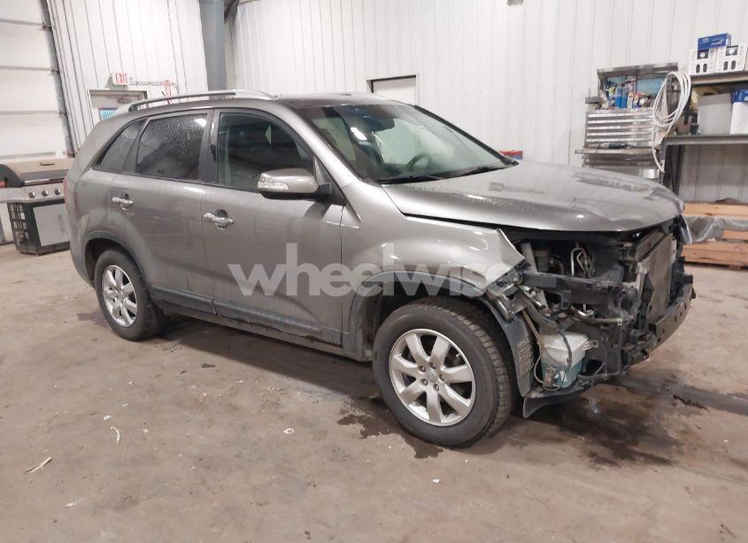 2012 Kia Sorento LX (VIN 5XYKT3A65CG242396) main photo