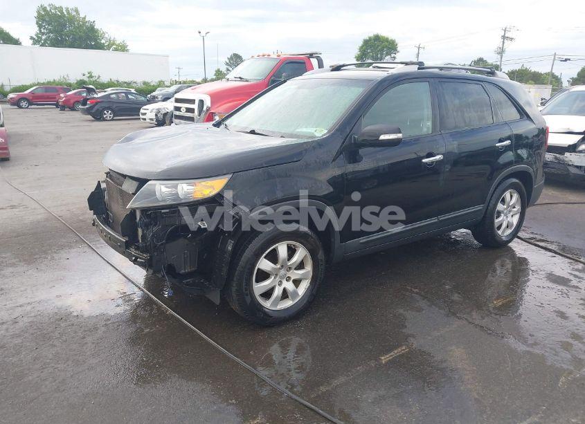Photo 2 of 2012 Kia Sorento LX (VIN 5XYKT3A65CG255925)