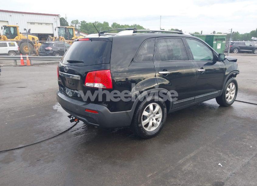 Photo 4 of 2012 Kia Sorento LX (VIN 5XYKT3A65CG255925)