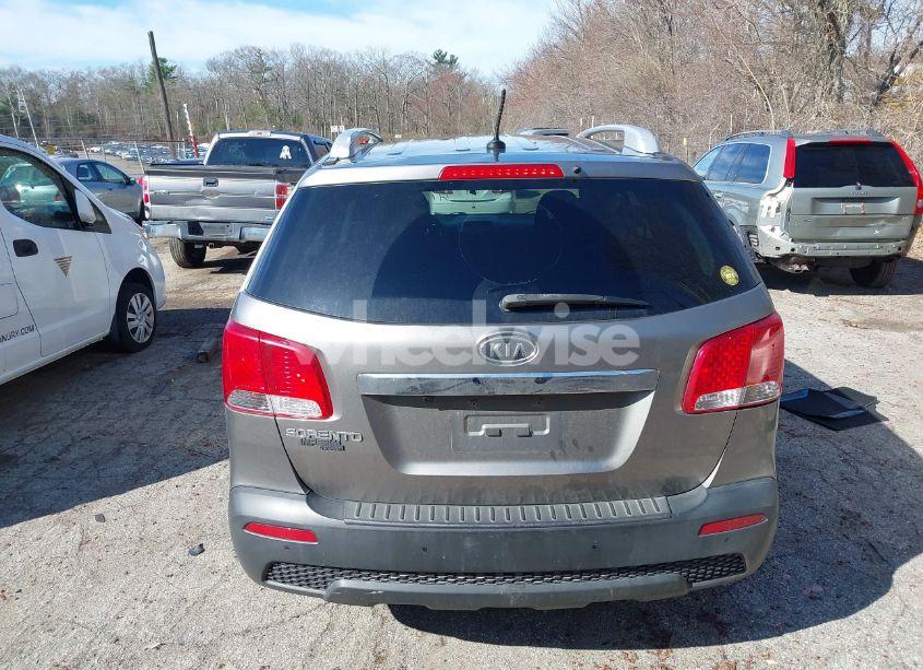 Photo 16 of 2012 Kia Sorento LX (VIN 5XYKT3A65CG303679)