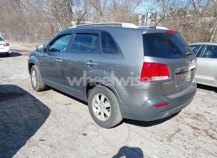 Photo 3 of 2012 Kia Sorento LX (VIN 5XYKT3A65CG303679)