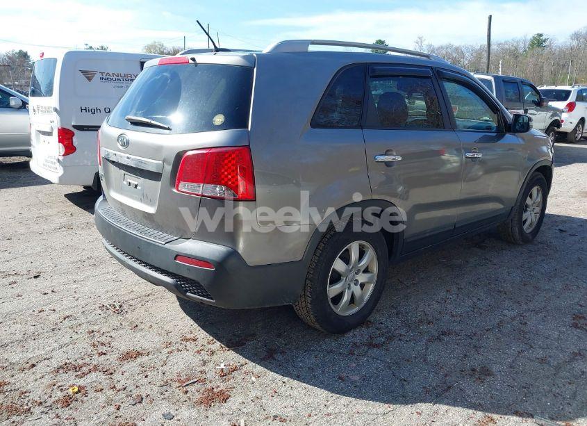Photo 4 of 2012 Kia Sorento LX (VIN 5XYKT3A65CG303679)