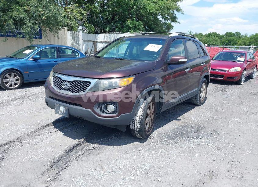 Photo 2 of 2012 Kia Sorento LX (VIN 5XYKT3A65CG304878)