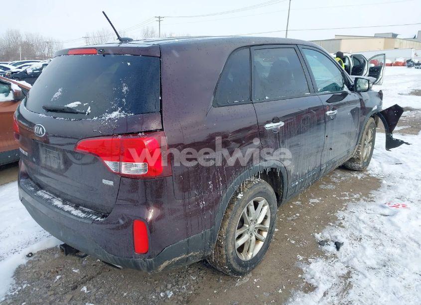 Photo 4 of 2014 Kia Sorento LX (VIN 5XYKT3A65EG456842)