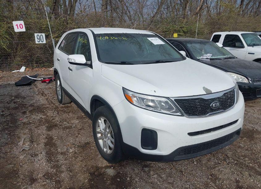 2014 Kia Sorento LX (VIN 5XYKT3A65EG486049) main photo