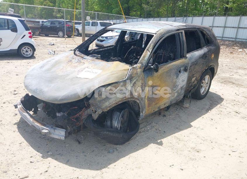 Photo 2 of 2014 Kia Sorento LX (VIN 5XYKT3A65EG486679)