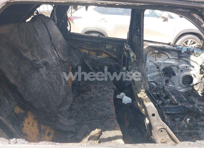 Photo 8 of 2014 Kia Sorento LX (VIN 5XYKT3A65EG486679)