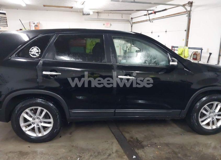 Photo 13 of 2014 Kia Sorento LX (VIN 5XYKT3A65EG494698)