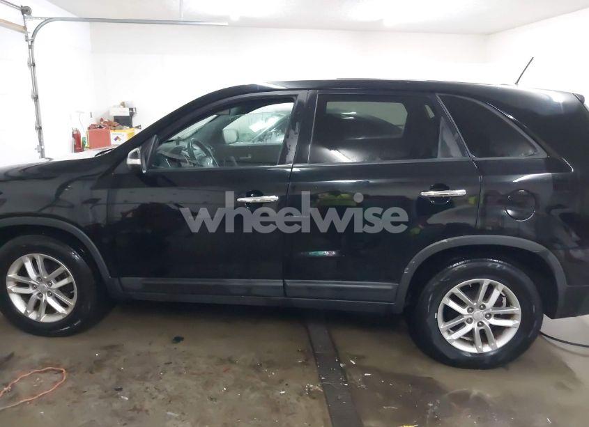 Photo 14 of 2014 Kia Sorento LX (VIN 5XYKT3A65EG494698)