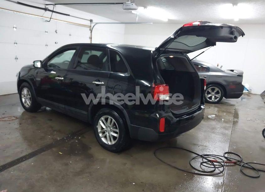 Photo 3 of 2014 Kia Sorento LX (VIN 5XYKT3A65EG494698)