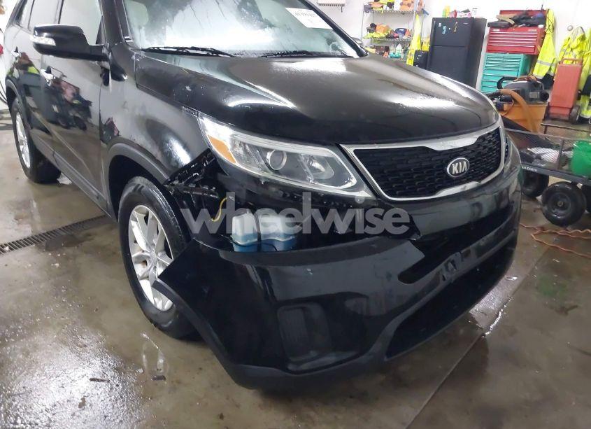 Photo 6 of 2014 Kia Sorento LX (VIN 5XYKT3A65EG494698)