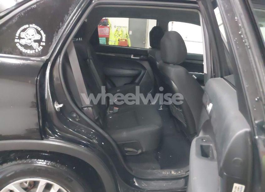 Photo 8 of 2014 Kia Sorento LX (VIN 5XYKT3A65EG494698)