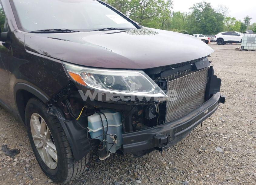 Photo 19 of 2014 Kia Sorento LX (VIN 5XYKT3A65EG528039)