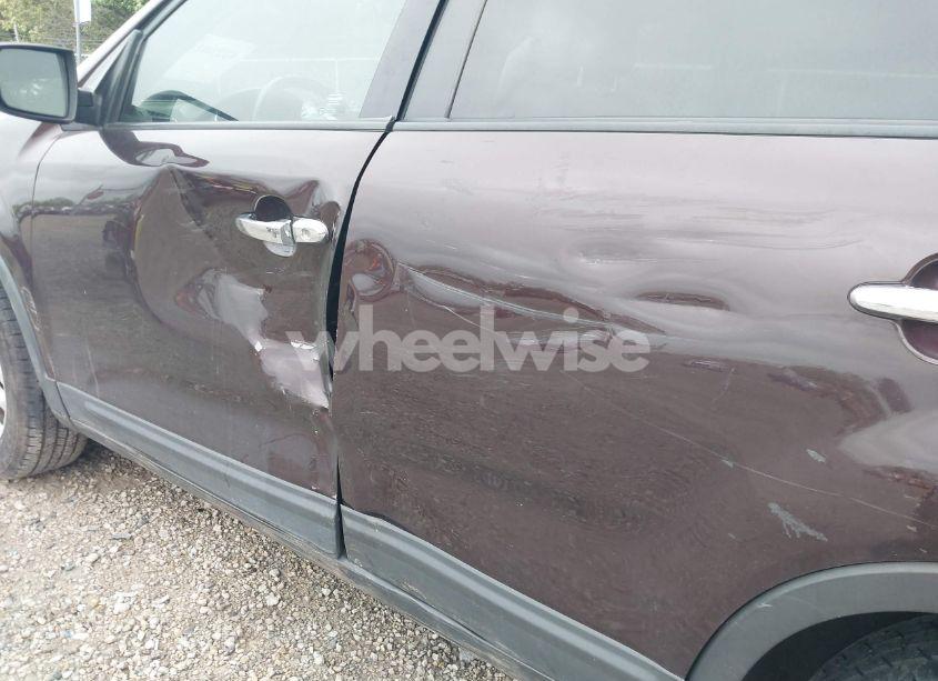 Photo 6 of 2014 Kia Sorento LX (VIN 5XYKT3A65EG528039)